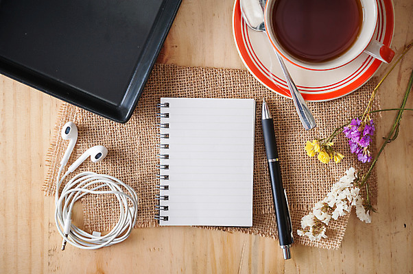 포토 JPG 해외이미지 디자인 종이 커피 음료 이어폰 백그라운드 비즈니스 아침 아이디어 직장 사람없음 목재 책 펜 상점 다이어리 쪽지 헤드폰 공책 공백 카페 수확 기록 오픈 그리기 차 잡지 상쾌 문서 복고 장면 페이지 지역 패드 어려움 조언 해외202004 해외포토 주간 나무 감정 음향기기 컨셉 농업 회사 재료 모션 문구용품 간행물 필기구 사무용품 파일형식