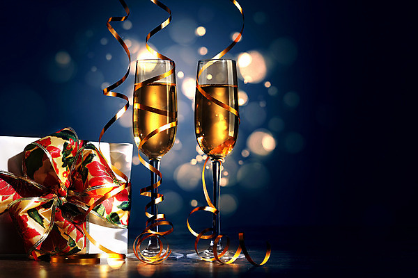 포토 JPG 해외이미지 나무 디자인 기념일 행복 리본 음료 백그라운드 크리스마스 겨울 유리 휴가 불꽃 새로움 새해 기념 선물 사랑 사람없음 빛 상자 파티 와인 축제 거품 낭만 축하 알코올 신용카드 액체 황금 야간 샴페인 크리스탈 연도 활 건배 기회 토스트 해외202004 해외포토 자연요소 식물 계절 감정 빵 컨셉 재질 불 주류 이벤트 금융 광석 파일형식