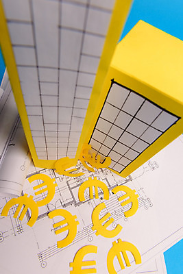 포토 JPG 해외이미지 디자인 종이 백그라운드 컨셉 돈 비즈니스 주택 사람없음 건물 노란색 쌓기 저축 유로 재산 오브젝트 투자 대출 해외202004 해외포토 건축물 컬러 모션 금융 파일형식