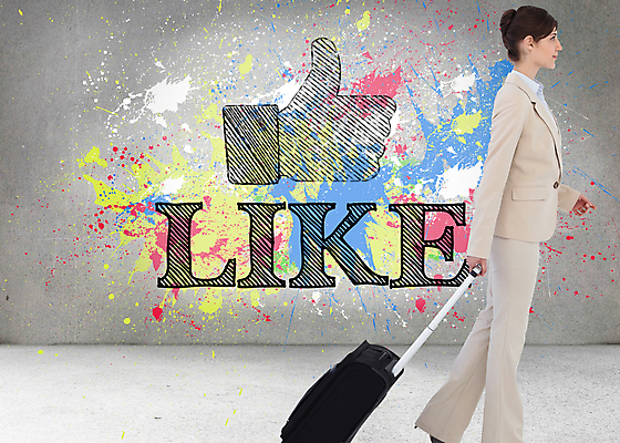 포토 JPG 해외이미지 백인 여자 행복 벽 비즈니스 갈색머리 한명 정장 20대 파란색 걷기 디지털 여행가방 페인트 회색 짐 흰색 비즈니스우먼 자신감 우아함 스마트 긍정 스타일 해외202004 해외포토 서양인 1 헤어스타일 옷 감정 컬러 컨셉 가방 모션 사람 청년 직장인 파일형식