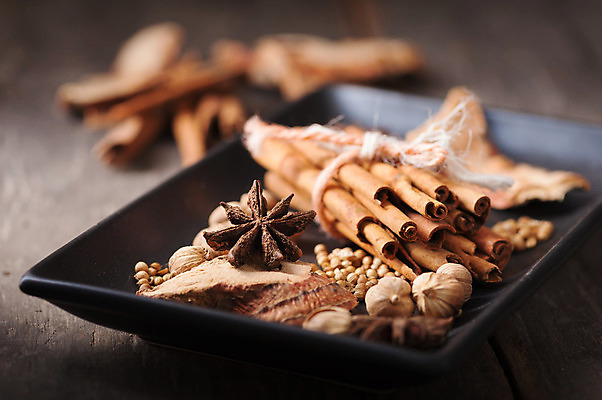 포토 JPG 해외이미지 음식 백그라운드 재료 탁자 건조 요리 사람없음 장식 갈색 주방 조미료 향신료 향 시나몬 해외202004 해외포토 컬러 가구 향미료 파일형식