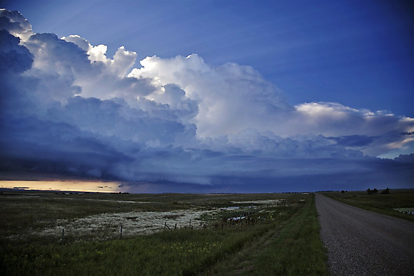 포토 JPG 해외이미지 구름 자연 하늘 날씨 풍경 사람없음 야외 여름 어둠 위험 장면 폭풍 내추럴 뇌우 폭풍우 해외202004 해외포토 자연요소 계절 컨셉 비_날씨 자연재해 생태계 파일형식