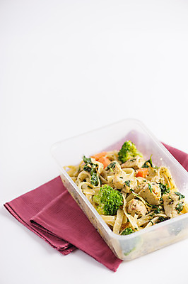 포토 JPG 해외이미지 전통 유럽 음식 백그라운드 컨셉 채소 재료 파스타 건강 어류 요리 사람없음 상자 주방 식당 요리사 식사 저녁식사 이탈리아 신선 고급 맛 그릴 국수 준비 시금치 내추럴 점심식사 페투치네 스타일 맛있는 페스토 해외202004 해외포토 직업 나라 주방용품 서양음식 상점 수중동물 면류 소스_음식 파스타면 파일형식