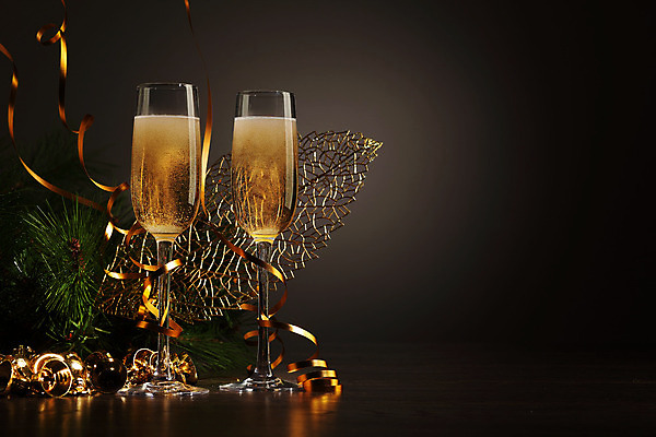 포토 JPG 해외이미지 디자인 기념일 행복 리본 음료 백그라운드 크리스마스 겨울 검은배경 새로움 기념 선물 사랑 사람없음 빛 상자 파티 축제 낭만 축하 알코올 샴페인 샴페인잔 해외202004 해외포토 계절 감정 컨셉 술잔 주류 이벤트 검은색 파일형식