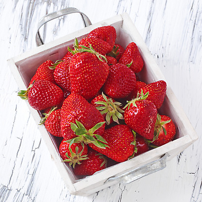 포토 JPG 해외이미지 과일 딸기 사람없음 바구니 가득함 담기 과일바구니 해외202004 해외포토 모션 파일형식