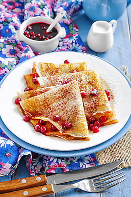 포토 JPG 해외이미지 접시 열매 음식 과일 부분 탁자 아침 디저트 요리 사람없음 목재 케이크 식사 저녁식사 시골 뜨거움 황금 달콤 맛 아침식사 낟알 잼 굽기 롤 서빙 칼로리 팬케이크 점심식사 핸드메이드 크레이프 맛있는 해외202004 두드리기 해외포토 주간 나무 식물 식기 가구 컨셉 재료 모션 소스_음식 구이 파일형식