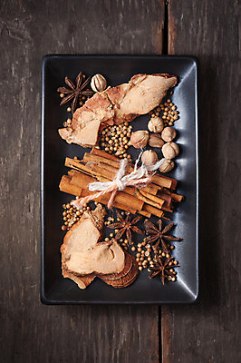 포토 JPG 해외이미지 음식 백그라운드 재료 탁자 건조 요리 사람없음 장식 갈색 주방 조미료 향신료 향 시나몬 해외202004 해외포토 컬러 가구 향미료 파일형식