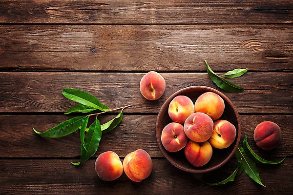 포토 JPG 해외이미지 음식 백그라운드 잎 다이어트 과일 자연 탁자 건강 사람없음 목재 빨간색 초록색 바구니 식사 어둠 시골 신선 달콤 맛 정상 먹기 유기농 날것 복숭아 숙성 채식주의자 천도복숭아 맛있는 해외202004 해외포토 나무 식물 웰빙 컬러 가구 컨셉 재료 모션 생태계 채식 파일형식