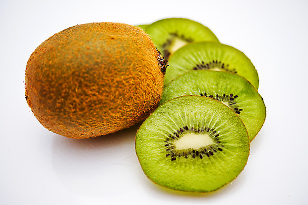 포토 JPG 해외이미지 조각 과일 키위 사람없음 흰배경 슬라이스 해외202004 해외포토 백그라운드 흰색 파일형식