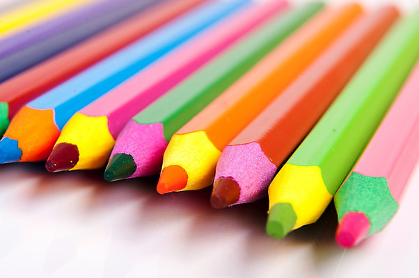 포토 JPG 해외이미지 분홍색 백그라운드 색연필 미술 사람없음 목재 빨간색 초록색 파란색 컬러풀 갈색 노란색 보라색 오브젝트 날카로움 스펙트럼 해외202004 해외포토 나무 컬러 재료 문화예술 학용품 파일형식