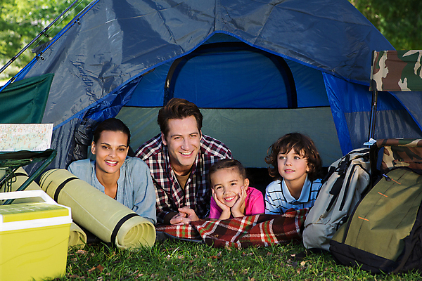 포토 JPG 해외이미지 나무 백인 라이프스타일 여자 남자 딸 행복 아들 어린이 가족 자연 엄마 휴가 함께함 텐트 사랑 앉기 소년 잔디 여러명 20대 성인 야외 초록색 30대 부모 봄 캠핑 시골 아빠 캠핑장 해외202004 해외포토 서양인 식물 계절 감정 컬러 다수 컨셉 관계 모션 레저 캠핑도구 사람 청년 생활 장년 생태계 파일형식