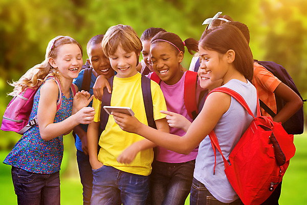 포토 JPG 해외이미지 나무 식물 백인 학생 여자 교육 남자 행복 어린이 잎 통신 학교 자연 휴식 초등학교 미소 풍경 소년 초원 여러명 초록색 스마트폰 학습 평화 검은색 사진촬영 유치원 자유 탐험 성장 전원 잡기 홀 복도 고독 디지털카메라 연결 땅 인도인 무선전화기 전화기 신학기 그림 다이얼 내추럴 도피 개발 초보 혼혈 해외202004 해외포토 서양인 외국인 감정 컬러 다수 컨셉 모션 표정 사람 동양인 핸드폰 스마트기기 카메라 촬영 공간 전기에너지 생태계 다문화 파일형식