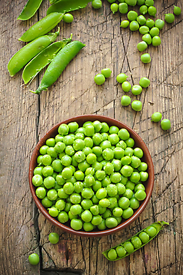 포토 JPG 해외이미지 그릇 실내 사람없음 담기 완두콩 해외202004 해외포토 식기 모션 콩 내부 파일형식