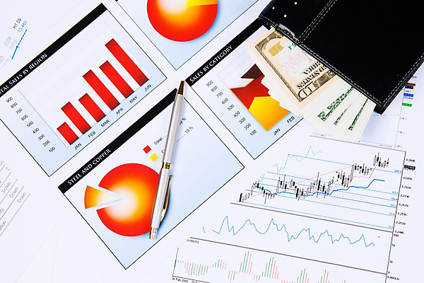 포토 JPG 해외이미지 종이 커피 돈 비즈니스 통계 탁자 돋보기 그래프 직장 사람없음 컵 사무실 펜 달러 다이어리 자료 계산기 지갑 책상 분석 문서 해외202004 해외포토 식기 음료 가구 컨셉 회사 문구용품 필기구 사무용품 장비 재산 파일형식