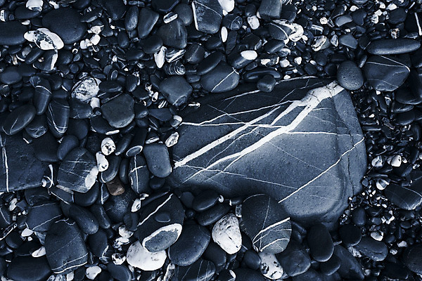 포토 JPG 해외이미지 선 백그라운드 패턴 자연 벽지 추상 사람없음 야외 강 검은색 스파 어둠 회색 젖음 조약돌 원형 거친 질감 암초 해외202004 해외포토 도형 컬러 무늬 돌_바위 생태계 파일형식