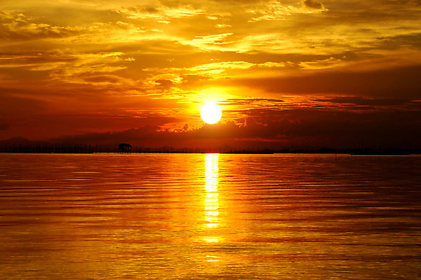 포토 JPG 해외이미지 바다 백그라운드 자연 하늘 풍경 사람없음 빨간색 빛 햇빛 태양 반사 노란색 일출 황혼 일몰 수평선 해외202004 해외포토 자연요소 컬러 노을 생태계 파일형식