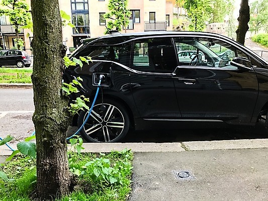 포토 JPG 해외이미지 여행 백그라운드 컨셉 비즈니스 교통시설 자동차 거리 노르웨이 사람없음 초록색 경제 힘 운전 에너지 도시 콘센트 플러그 역 연결 주차 에코 생태계 연료 스위치 충전 로딩 베터리 생태학 오슬로 자동 충전기 프리미엄 공급 해외202004 해외포토 교육 유럽 육상교통 컬러 교통 모션 환경 기계 시설 파일형식