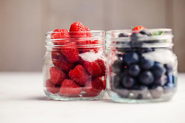 포토 JPG 해외이미지 딸기 유리병 사람없음 달콤 블루베리 산딸기 해외202004 해외포토 과일 병_용기 맛 파일형식