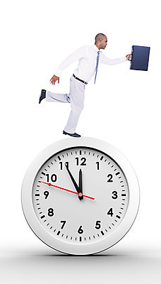 포토 JPG 해외이미지 남자 시계 서류가방 비즈니스 한명 성인 30대 달리기 흰색 잡기 시간 비즈니스맨 흰배경 카운트다운 카피스페이스 해외202004 해외포토 1 컬러 백그라운드 가방 모션 사람 장년 공백 직장인 파일형식