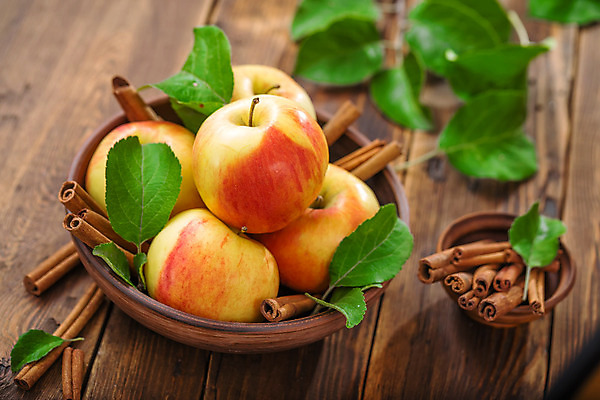 포토 JPG 해외이미지 음식 백그라운드 잎 농업 다이어트 과일 재료 자연 탁자 디저트 건강 사람없음 목재 빨간색 초록색 바구니 주스 수확 가을 시골 신선 달콤 사과 오브젝트 유기농 날것 내추럴 숙성 시나몬 채식주의자 비건 맛있는 해외202004 해외포토 나무 식물 웰빙 계절 산업 음료 컬러 가구 맛 생태계 채식 파일형식