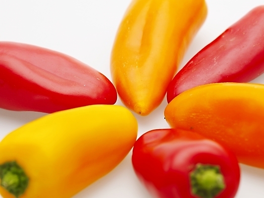 포토 JPG 스튜디오촬영 식물 음식 채소 식재료 피망 파프리카 실내 근접촬영 사람없음 가로 빨간색 농작물 노란색 국내포토 뷰포인트 컬러 농업 내부 파일형식