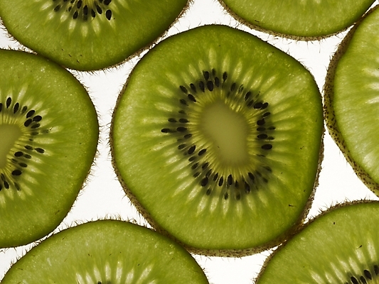 포토 JPG 스튜디오촬영 음식 과일 단면 실내 키위 근접촬영 사람없음 가로 초록색 농작물 슬라이스 국내포토 뷰포인트 컬러 농업 내부 파일형식