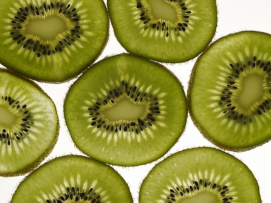 포토 JPG 스튜디오촬영 음식 과일 단면 실내 키위 근접촬영 사람없음 가로 초록색 농작물 슬라이스 국내포토 뷰포인트 컬러 농업 내부 파일형식