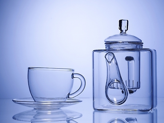 포토 JPG 스튜디오촬영 식기 생활용품 주전자 주방용품 조명 잔 실내 사람없음 가로 반사 찻잔 찻주전자 유리주전자 국내포토 유리 내부 오브젝트 파일형식