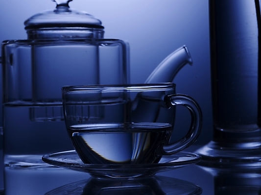 포토 JPG 스튜디오촬영 식기 음료 생활용품 주방용품 조명 잔 실내 그림자 사람없음 가로 빛 반사 찻잔 찻주전자 유리주전자 국내포토 유리 주전자 내부 오브젝트 파일형식