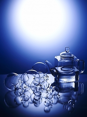 포토 JPG 스튜디오촬영 식기 생활용품 주방용품 조명 실내 사람없음 세로 빛 반사 찻주전자 오브젝트 유리주전자 국내포토 유리 주전자 내부 파일형식