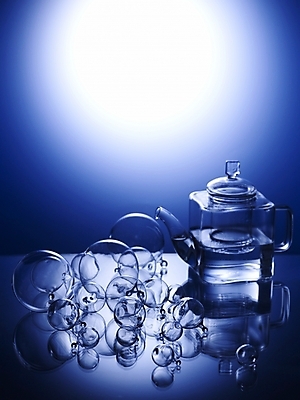 포토 JPG 스튜디오촬영 식기 생활용품 주방용품 조명 실내 사람없음 세로 빛 반사 찻주전자 오브젝트 유리주전자 국내포토 유리 주전자 내부 파일형식