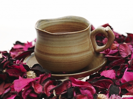 포토 JPG 스튜디오촬영 꽃잎 꽃 음료 음식 실내 근접촬영 사람없음 장미 보라색 차 찻잔 다기 장미차 국내포토 식물 뷰포인트 컬러 잔 내부 다도 꽃차 파일형식