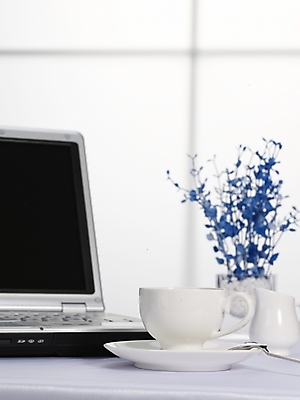 포토 JPG 스튜디오촬영 화분 생활용품 비즈니스 탁자 실내 사람없음 노트북 전자제품 인테리어 사무용품 숟가락 커피잔 찻잔 티스푼 크리머 아쿠아미니화병 국내포토 디자인 커피 가구 문구용품 잔 수저 내부 오브젝트 파일형식