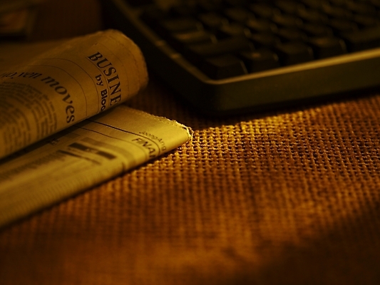 포토 JPG 스튜디오촬영 탁자 실내 근접촬영 사람없음 가로 식탁보 키보드 신문 뉴스 국내포토 뷰포인트 가구 내부 간행물 파일형식