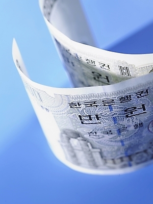 포토 JPG 스튜디오촬영 지폐 돈 실내 근접촬영 사람없음 세로 금융 경제 파란색 만원 오브젝트 두장 국내포토 뷰포인트 컬러 2 내부 재산 파일형식