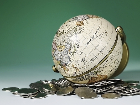 포토 JPG 스튜디오촬영 나라 외국문화 세계지도 지도 돈 실내 근접촬영 사람없음 가로 금융 경제 지구본 동전 여러개 백원 오브젝트 국내포토 문화 뷰포인트 다수 내부 세계 재산 파일형식