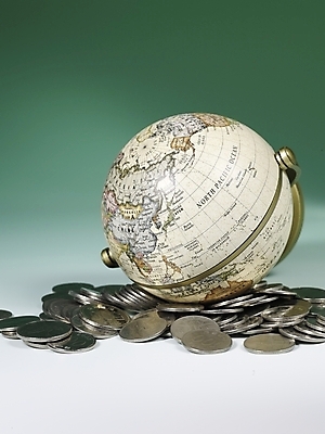 포토 JPG 스튜디오촬영 나라 외국문화 세계지도 지도 돈 실내 근접촬영 사람없음 세로 금융 경제 지구본 동전 여러개 백원 오브젝트 국내포토 문화 뷰포인트 다수 내부 세계 재산 파일형식