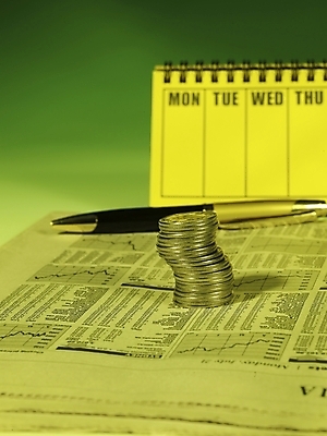 포토 JPG 스튜디오촬영 돈 실내 그림자 근접촬영 사람없음 세로 금융 경제 펜 볼펜 동전 여러개 달력 신문 백원 오브젝트 국내포토 뷰포인트 다수 내부 간행물 필기구 뉴스 재산 파일형식