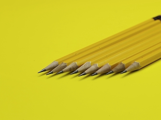 포토 JPG 스튜디오촬영 문구용품 실내 근접촬영 사람없음 가로 필기구 연필 노란색 국내포토 뷰포인트 컬러 학용품 내부 오브젝트 파일형식