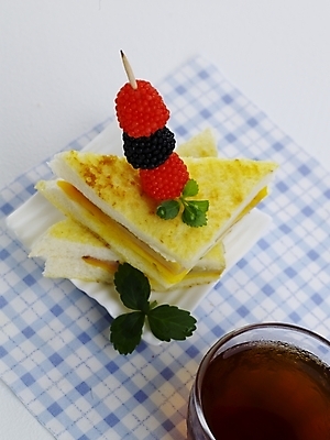 포토 스튜디오촬영 접시 커피 음료 음식 나뭇잎 잔 서양음식 실내 샌드위치 근접촬영 사람없음 빨간색 세로 초록색 하이앵글 식탁보 꼬치 커피잔 찻잔 냅킨 국내포토 식기 뷰포인트 컬러 잎 내부 파일형식