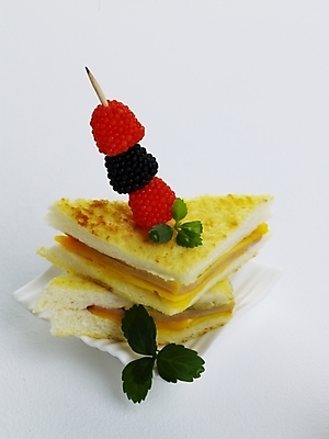 포토 스튜디오촬영 접시 음료 음식 나뭇잎 잔 서양음식 실내 샌드위치 누끼 근접촬영 사람없음 빨간색 세로 초록색 꼬치 커피잔 국내포토 식기 커피 뷰포인트 컬러 잎 내부 파일형식