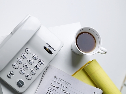 포토 JPG 스튜디오촬영 커피 음료 음식 생활용품 실내 근접촬영 사람없음 하이앵글 공책 신문 커피잔 찻잔 전화기 국내포토 뷰포인트 문구용품 잔 내부 간행물 뉴스 오브젝트 파일형식