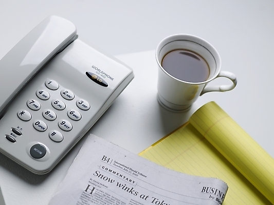 포토 JPG 스튜디오촬영 커피 음료 음식 생활용품 실내 근접촬영 사람없음 하이앵글 공책 신문 커피잔 찻잔 전화기 국내포토 뷰포인트 문구용품 잔 내부 간행물 뉴스 오브젝트 파일형식