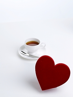 포토 JPG 스튜디오촬영 커피 음료 음식 실내 사랑 누끼 사람없음 숟가락 하트 커피잔 찻잔 티스푼 국내포토 모양 감정 잔 수저 내부 파일형식