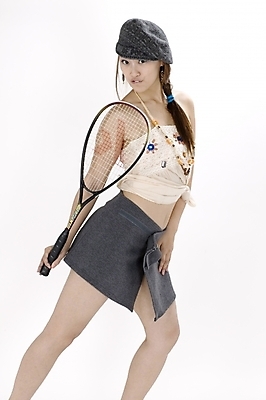 포토 JPG 스튜디오촬영 전신 모델 모자 긴머리 여자 스포츠용품 스포츠 포즈 모션 생머리 입모양 땋은머리 실내 표정 한명 서기 들기 사람 손짓 20대 성인 옆모습 레포츠 운동 귀여움 운동기구 한국인 테니스 라켓 테니스라켓 즐거움 레포츠용품 묶은머리 여자만 여자한명만 성인여자만 청년만 청년여자만 성인한명만 청년여자한명만 성인여자한명만 성인만 입술깨물기 국내포토 모양 1 헤어스타일 잡화 감정 뷰포인트 컨셉 레저 건강 동양인 청년 내부 구기 헬스 입 오브젝트 파일형식