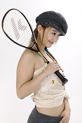 포토 JPG 스튜디오촬영 모델 모자 긴머리 여자 스포츠용품 스포츠 포즈 모션 생머리 입모양 땋은머리 실내 표정 고개숙이기 한명 서기 미소 들기 사람 손짓 상반신 20대 성인 옆모습 레포츠 운동 귀여움 운동기구 한국인 테니스 라켓 테니스라켓 즐거움 레포츠용품 묶은머리 여자만 여자한명만 성인여자만 청년만 청년여자만 성인한명만 청년여자한명만 성인여자한명만 성인만 국내포토 모양 1 헤어스타일 잡화 감정 뷰포인트 컨셉 레저 건강 숙이기 동양인 청년 내부 구기 헬스 입 오브젝트 파일형식