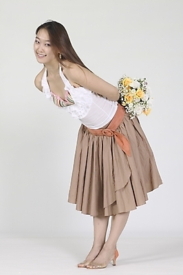 포토 JPG 스튜디오촬영 전신 모델 직업 여자 꽃 행복 구두 꽃다발 프로포즈 모션 실내 허리숙이기 한명 서기 미소 들기 사람 손짓 20대 성인 옆모습 치마 장미 한국인 벨트 뒷짐 란제리룩 여자만 여자한명만 성인여자만 청년만 청년여자만 성인한명만 청년여자한명만 성인여자한명만 성인만 국내포토 식물 1 잡화 옷 감정 뷰포인트 신발 하의 표정 숙이기 동양인 청년 내부 파일형식