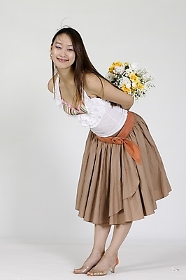 포토 JPG 스튜디오촬영 전신 모델 직업 긴머리 여자 꽃 행복 구두 꽃다발 프로포즈 모션 생머리 실내 허리숙이기 한명 서기 미소 들기 사람 손짓 20대 성인 옆모습 치마 장미 한국인 벨트 뒷짐 란제리룩 눈웃음 여자만 여자한명만 성인여자만 청년만 청년여자만 성인한명만 청년여자한명만 성인여자한명만 성인만 국내포토 식물 1 헤어스타일 잡화 옷 감정 뷰포인트 신발 하의 표정 숙이기 동양인 청년 내부 파일형식