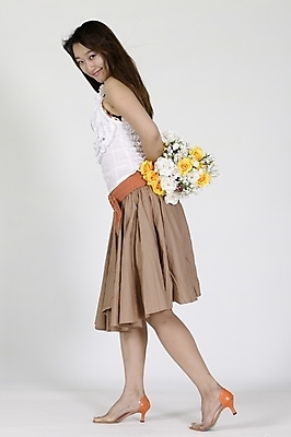 포토 JPG 스튜디오촬영 전신 모델 직업 긴머리 여자 꽃 행복 구두 꽃다발 프로포즈 모션 생머리 실내 한명 서기 미소 들기 사람 손짓 20대 성인 옆모습 치마 장미 한국인 벨트 뒷짐 란제리룩 여자만 여자한명만 성인여자만 청년만 청년여자만 성인한명만 청년여자한명만 성인여자한명만 성인만 국내포토 식물 1 헤어스타일 잡화 옷 감정 뷰포인트 신발 하의 표정 동양인 청년 내부 파일형식