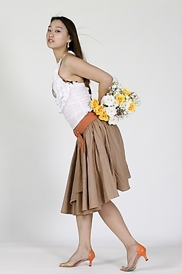 포토 JPG 스튜디오촬영 전신 모델 직업 긴머리 여자 꽃 행복 구두 꽃다발 프로포즈 모션 생머리 실내 표정 한명 서기 들기 사람 손짓 20대 성인 옆모습 치마 장미 한국인 벨트 자신감 뒷짐 란제리룩 고개들기 여자만 여자한명만 성인여자만 청년만 청년여자만 성인한명만 청년여자한명만 성인여자한명만 성인만 국내포토 식물 1 헤어스타일 잡화 옷 감정 뷰포인트 신발 하의 동양인 청년 내부 파일형식